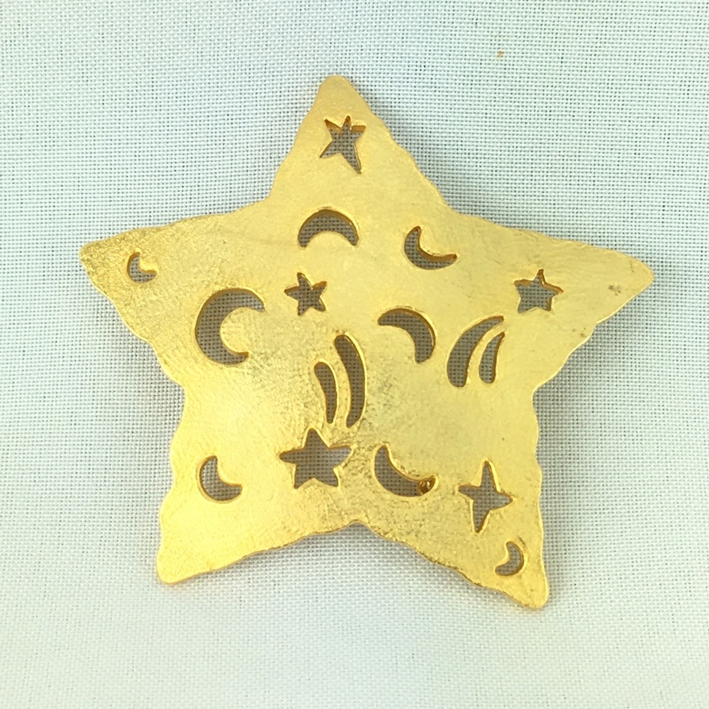 🌺 Crescent Moon Stars Goldtone Star Celestial Pin